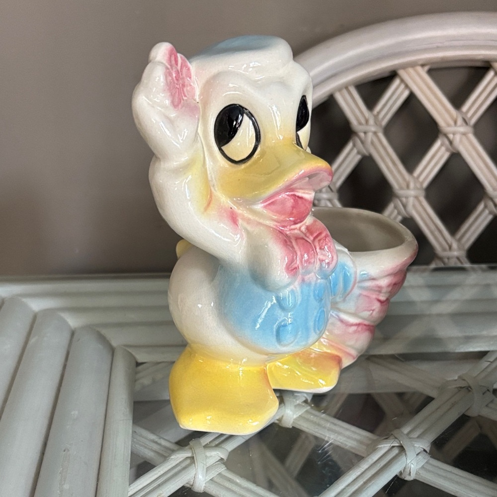 Vintage 1940’s Disney Donald Duck Vase - Picture 9 of 11